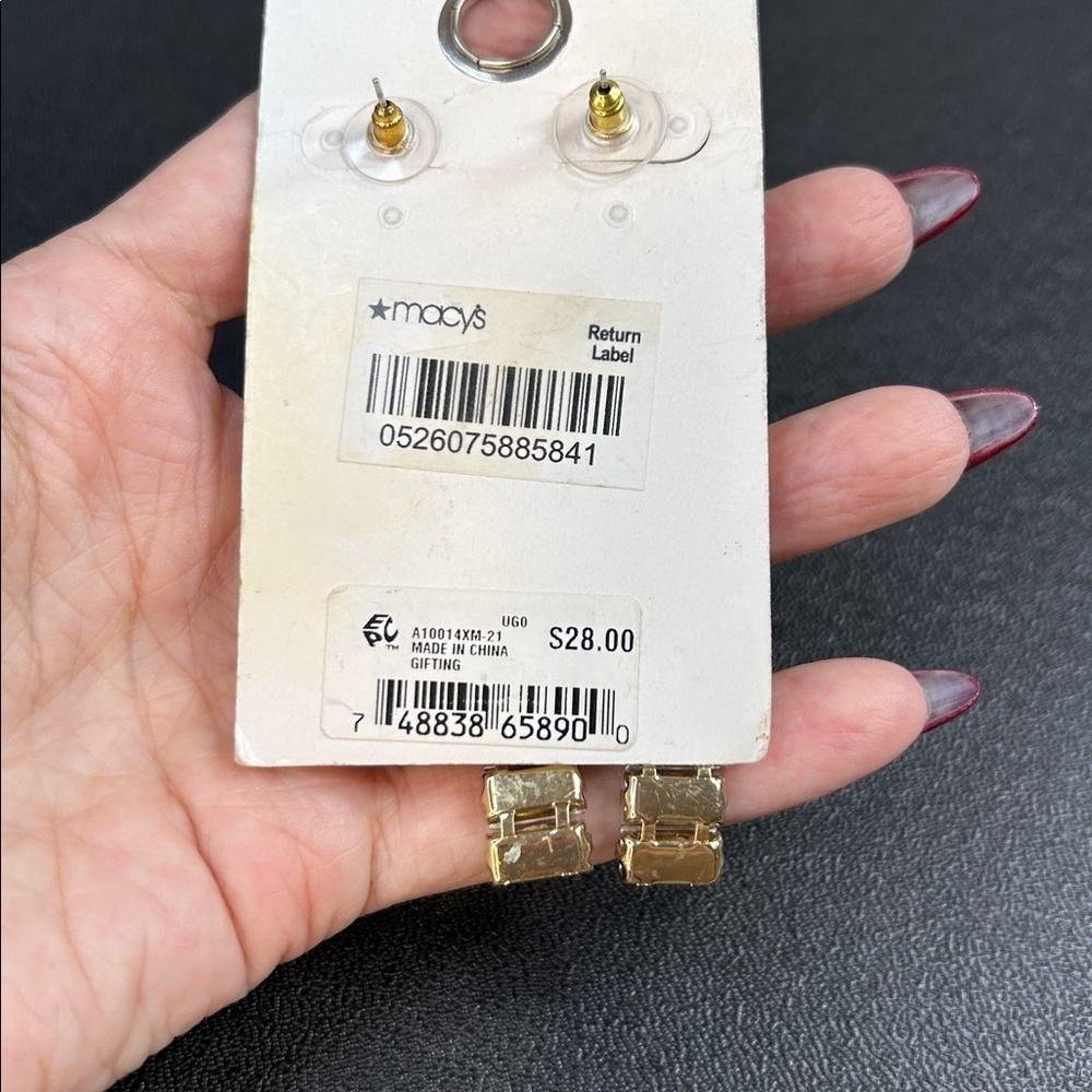 GUESS Gold and Clear Glass Baguette Earrings - Picture 3 of 4